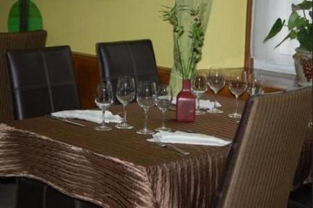 Hotel A La Grace De Dieu Brie-Comte-Robert Luaran gambar