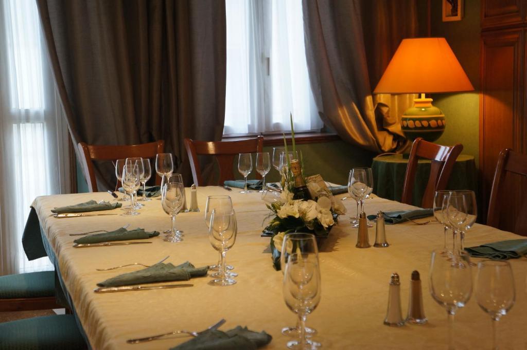 Hotel A La Grace De Dieu Brie-Comte-Robert Luaran gambar